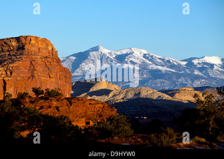 Panorama-Punkt mit Blick auf die Henry-Berge bei Sonnenuntergang, Capitol Reef National Park, Utah, Vereinigte Staaten von Amerika Stockfoto