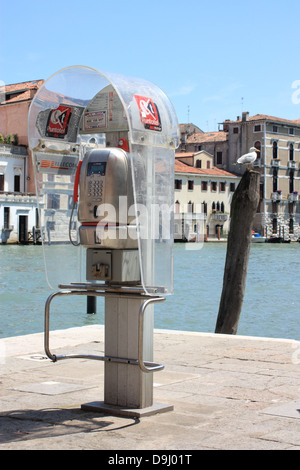 Öffentliches Telefon box in Venedig - Puntotel Telecom Italia Italien Stockfoto