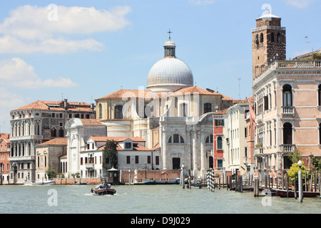 Die Kirche San Geremia (Chiesa di San Geremia) am Canal Grande in Venedig. Stockfoto