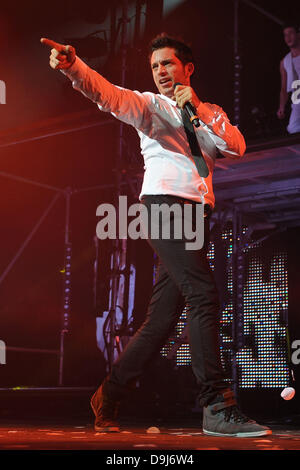 Worlds Apart erklingt in der Runde Jahre 90 Konzert im Le Zenith Paris, Frankreich - 01.04.11 Stockfoto