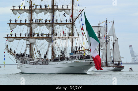 Cuauhtémoc: drei Masten Viermastbark (1982), Heimathafen: Acapulco (Mexiko) und Marité: Dreimaster Schiff Schoner (1923). Stockfoto