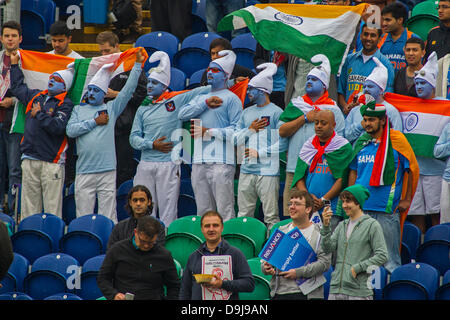 Cardiff, Wales. 20. Juni 2013. Indische Fans verkleidet während der ICC Champions Trophy Semi final internationalen Cricket match zwischen Indien und Sri Lanka an der Cardiff Wales Cricket Ground am 20. Juni 2013 in London, England. (Foto von Mitchell Gunn/ESPA/Alamy Live-Nachrichten) Stockfoto