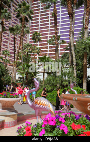 Las Vegas Nevada, The Strip, South Las Vegas Boulevard, Flamingo Las Vegas Hotel und Casino, Garten, Innenhof, Besucher reisen Reisetouristen Stockfoto