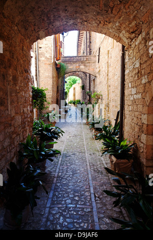 Ansicht von Spello mittelalterliche Stadt in Italien Stockfoto