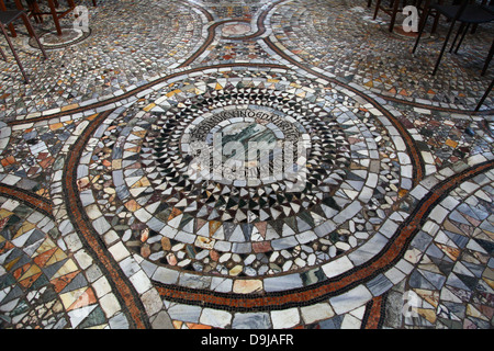 Das zwölfte Jahrhundert byzantinische Mosaikpflaster im Inneren der Kirche von Santa Maria e San Donato Murano Venedig Italien Stockfoto