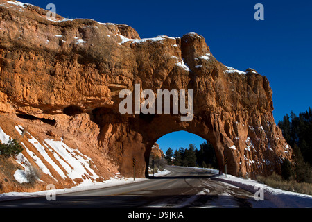 Red Canyon Tunnel, Scenic Highway 12, Dixie National Forest, Utah, Vereinigte Staaten von Amerika Stockfoto