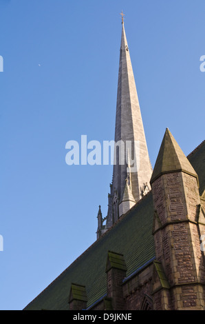 Kirche von St. Walburge in Preston, Lancashire, Großbritannien. Der höchste Turm der Pfarrkirche im Vereinigten Königreich. Entworfen vom Architekten Joseph Hansom in einem Mitte des 19. Jahrhunderts Neugotik. Stockfoto