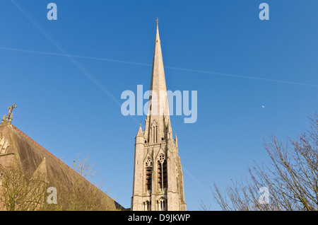 Kirche von St. Walburge in Preston, Lancashire, Großbritannien. Der höchste Turm der Pfarrkirche im Vereinigten Königreich. Entworfen vom Architekten Joseph Hansom in einem Mitte des 19. Jahrhunderts Neugotik. Stockfoto