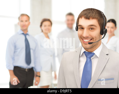 freundlich männlichen Helpline operator Stockfoto