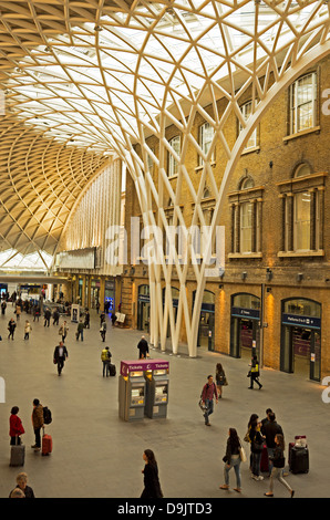 Die neue Bahnhofshalle am Kings Cross Station. Stockfoto