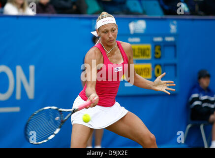 Eastbourne, Vereinigtes Königreich. 20. Juni 2013. Yanina Wickmayer(BEL) besiegt Maria Kirilenko(RUS) mit einem Score 1-6, 6-2, 7-5 in Devonshire Park Credit: Action Plus Sport/Alamy Live News Stockfoto