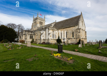 Die Pfarrei Kirche aller Heiligen Sherburn in Elmet. Die Kirche stammt aus dem 1120 und wurde auf dem Gelände einer angelsächsischen Kirche gebaut Stockfoto