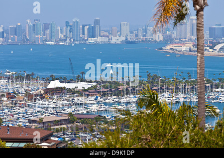 Blick auf San Diego Skyline dunstige Atmosphäre von Point Loma Insel Kalifornien. Stockfoto
