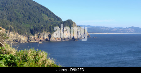 Cape Falcon Sicht auf Oswald West Staatspark Oregon Panorama. Stockfoto