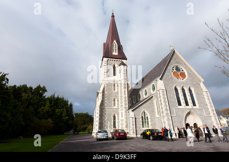 Kirchenaustritte in das Zentrum von Kenmare in der Republik Irland. Stockfoto