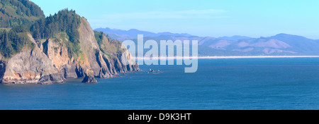 Cape Falcon Sicht auf Oswald West Staatspark Oregon Panorama. Stockfoto