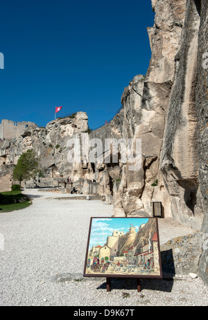 Château des Baux de Provence, Innenhof mit Ruinen und Gemälde des Schlosses, Bouches-du-Rhône, Südfrankreich Stockfoto