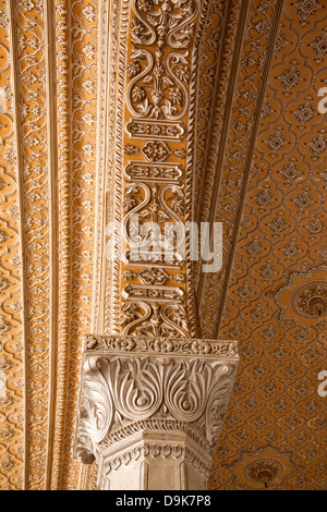 Architekturdetail des Bogens im Palast, Chowmahalla, Hyderabad, Andhra Pradesh, Indien Stockfoto