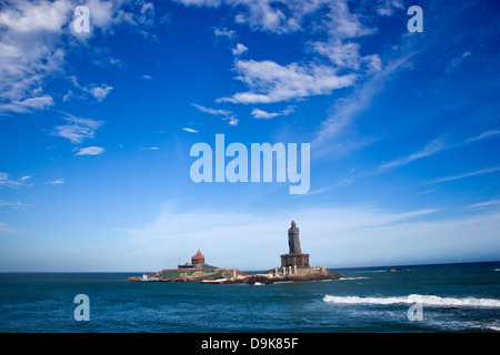 Heiligen Thiruvalluvar Statue auf der kleinen Insel, Laccadive Meer, Kanyakumari, Tamil Nadu, Indien Stockfoto