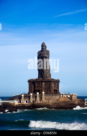 Heiligen Thiruvalluvar Statue auf der kleinen Insel, Laccadive Meer, Kanyakumari, Tamil Nadu, Indien Stockfoto