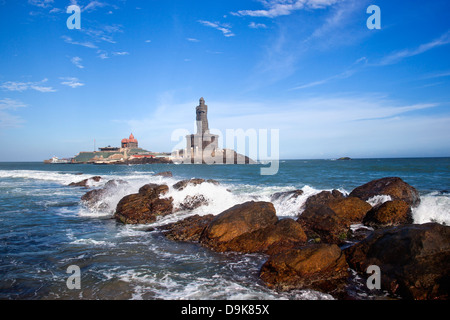 Heiligen Thiruvalluvar Statue auf der kleinen Insel, Laccadive Meer, Kanyakumari, Tamil Nadu, Indien Stockfoto