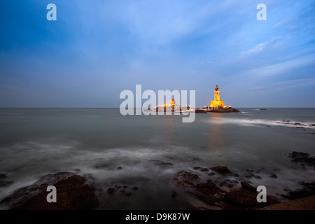 Heiligen Thiruvalluvar Statue auf der kleinen Insel, Laccadive Meer, Kanyakumari, Tamil Nadu, Indien Stockfoto