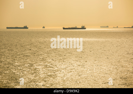 Öl- und Gastanker aus Amsterdam, Niederlande-Import fossiler Brennstoffe. Stockfoto