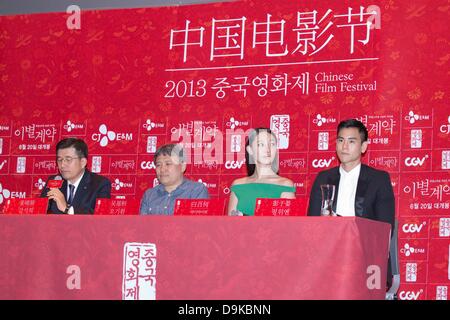 Eddie Peng und Bai Baihe besuchten Abschlussfeier der chinesische Film Festival in Seoul, Südkorea am Donnerstag, 20. Juni 2013. Stockfoto