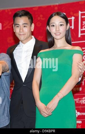 Eddie Peng und Bai Baihe besuchten Abschlussfeier der chinesische Film Festival in Seoul, Südkorea am Donnerstag, 20. Juni 2013. Stockfoto