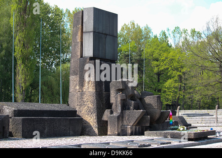 Denkmal im staatlichen Museum Auschwitz-Birkenau. Stockfoto