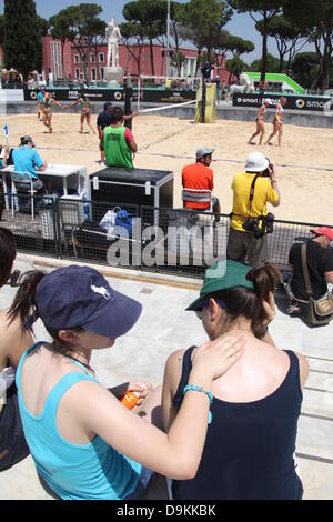 20. Juni 2013 Talita Lima Brasilien V Keizer van Iersel Niederlande Swatch Beach Volley Ball Weltmeisterschaften Mannschaftsturnier in Foro Italico Rom Italien Stockfoto