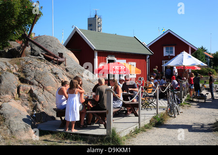 Hafenrestaurant am Landsort Island(Oeja), Stockholmer Schären, Ostsee CoastSweden, Scandinavia Stockfoto