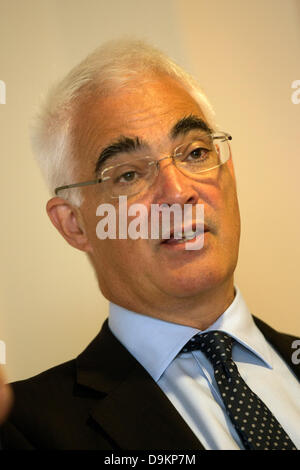 Royal Highland Show 2013, Ingleston, Edinburgh, Schottland. 21. Juni 2013.   Alistair Darling MP bei der Vorstellung des ländlichen Better Together an der Royal Highland Show Credit: Tim Scrivener/Alamy Live News Stockfoto