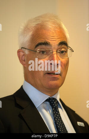 Royal Highland Show 2013, Ingleston, Edinburgh, Schottland. 21. Juni 2013.   Alistair Darling MP bei der Vorstellung des ländlichen Better Together an der Royal Highland Show Credit: Tim Scrivener/Alamy Live News Stockfoto