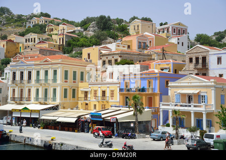 Waterfront, Symi Harbour, Symi (Simi), Rhodos (Rodos) Region, Dodekanes, Region südliche Ägäis, Griechenland Stockfoto