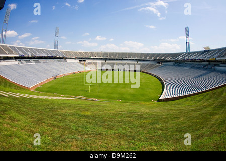 Gesamtansicht der Scott Stadium, David A. Harrison III Field, Carl Smith Center, an der University of Virginia - 12. August 2007. Stockfoto