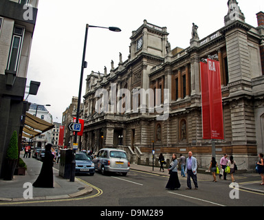 Blick auf die Royal Academy of Arts, Burlington House, Piccadilly (neben der Burlington Arcade)