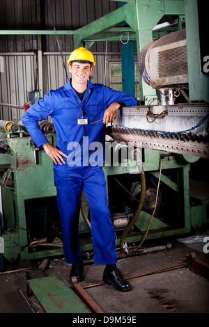 Schwerindustrie Mechaniker Porträt in Fabrik Stockfoto