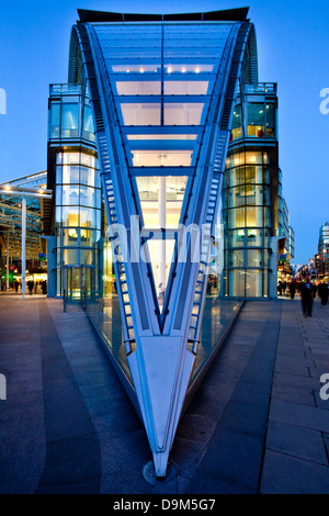 Kardinal Ort, Victoria Street, London, England Stockfoto