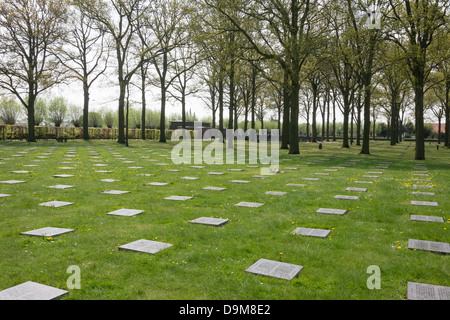 Langemark Deutscher Soldatenfriedhof zum Gedenken an WWI Stockfoto