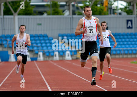 Manchester, UK. 22. Juni 2013. Nördlichen Leichtathletik Meisterschaften Sportcity Manchester, UK 22. Juni 2013 Tim Burn (29 Stadt Sheffield AC) gewinnt der Senior Men 400 m in 47.72 Credit: John Fryer/Alamy Live News Stockfoto