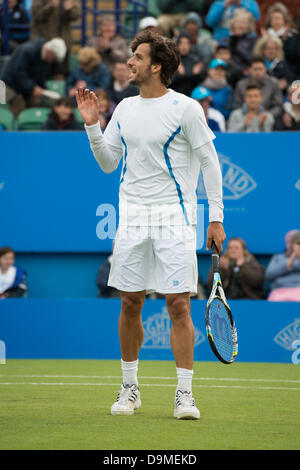 Eastbourne, Großbritannien 22. Juni 2013. Feliciano Lopez aus Spanien reagiert während sein Finale gegen Gilles Simon von Frankreich. Feliciano Lopez gewann das Spiel 7-6, 6-7, 6-0. Bildnachweis: Mike Französisch/Alamy Live-Nachrichten Stockfoto