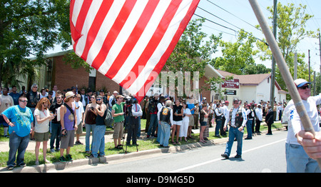 Patriot Guard Reiter versammeln sich, um die Familie des gefallenen US-Soldaten nach Wort zu unterstützen, dass Westboro Baptist Church Beerdigung protestieren würde Stockfoto