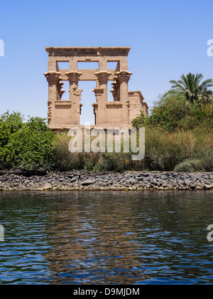 Trajan Kiosk, ein Teil der Tempel der Isis Komplex auf der Insel Agilkia im Fluss Nil, Ägypten Stockfoto
