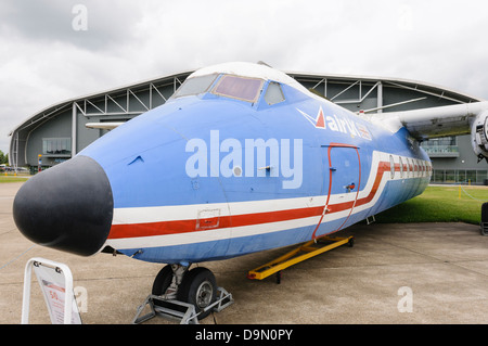 Handley Page HPR7 Dart Herald G-APWJ Flugzeug in AirUK Livree auf dem Vorfeld des Duxford Flugplatz Stockfoto