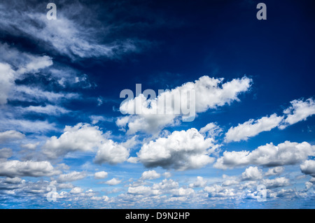 Foto von den blauen Himmel mit Wolken Stockfoto