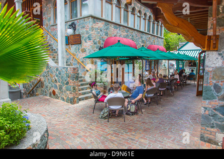 Café im freien Mongoose Junction auf der Karibik Insel St. John in den US Virgin Islands Stockfoto