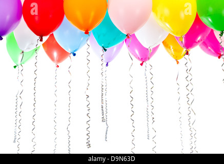 Farbe-Ballons mit Streamer auf Geburtstagsparty Stockfoto