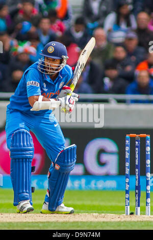 EDGBASTON, ENGLAND - 23. Juni 2013. Indiens Shikhar Dhawan Batting während der ICC Champions Trophy-Finale internationalen Cricket-Match zwischen England und Indien auf Edgbaston Cricket Ground am 23. Juni 2013 in Birmingham, England. (Foto von Mitchell Gunn/ESPA) Stockfoto