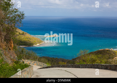 Steile Straße auf der Südseite auf der Karibik Insel St. John in den US Virgin Islands Stockfoto